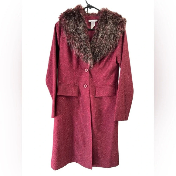 lucent Jackets & Blazers - Vintage red floral fur trim women’s coat